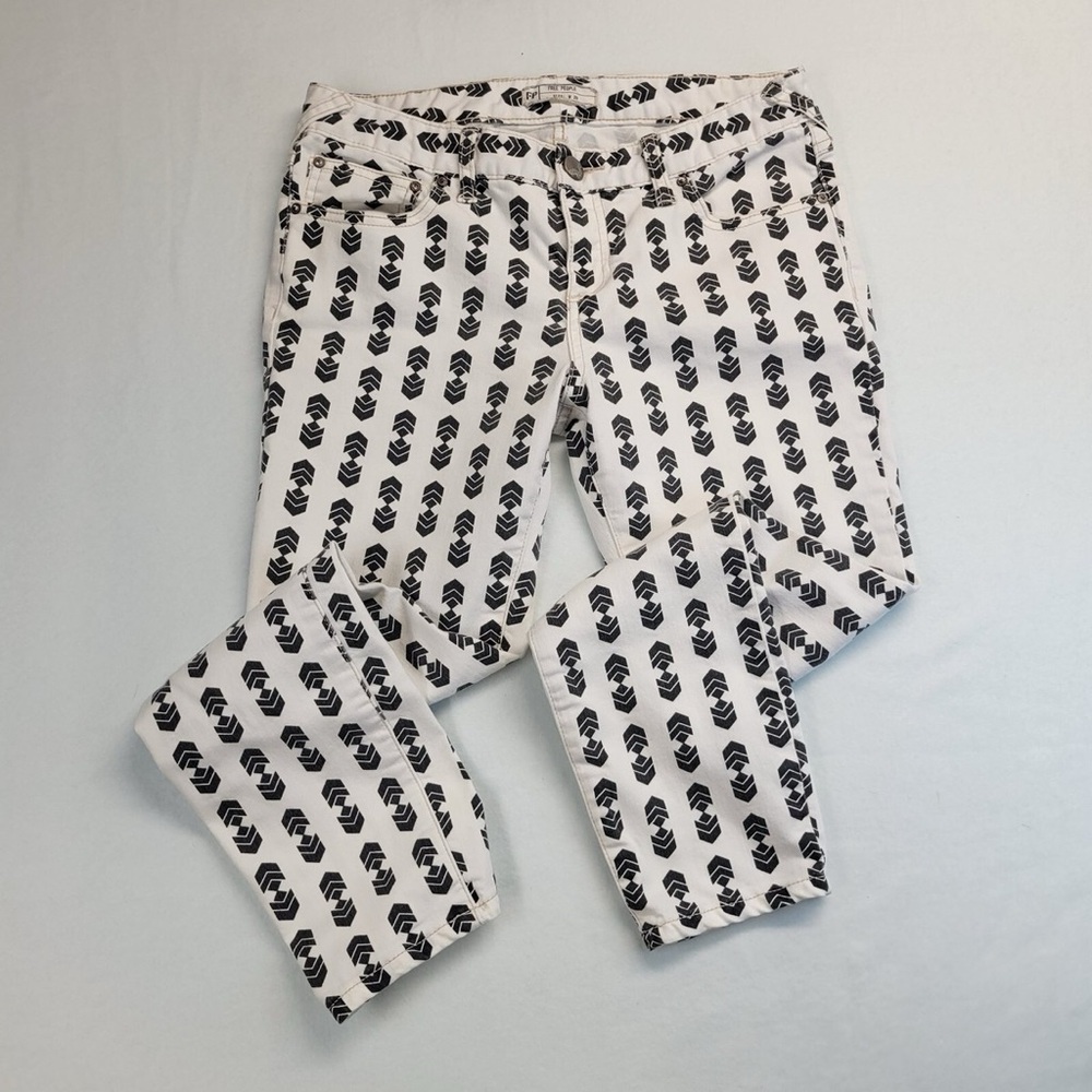 Free People Magnolia Skinny Jeans in Black & White Arrowhead Size 25 - Picture 3 of 7